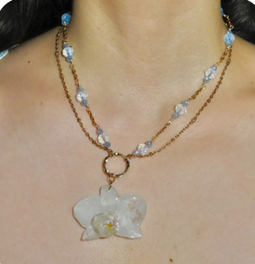 Collar orquidea Blanca